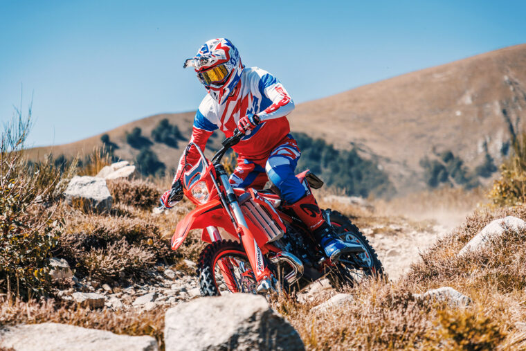 Beta-XTrainer-250-300-2023-accion - 3