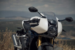 BikeLeaks. Triumph Speed 400 RR o Thruxton 400: Versión semi-carenada, en camino 16 Triumph Speed Triple 1200 RR detalles opinion 2