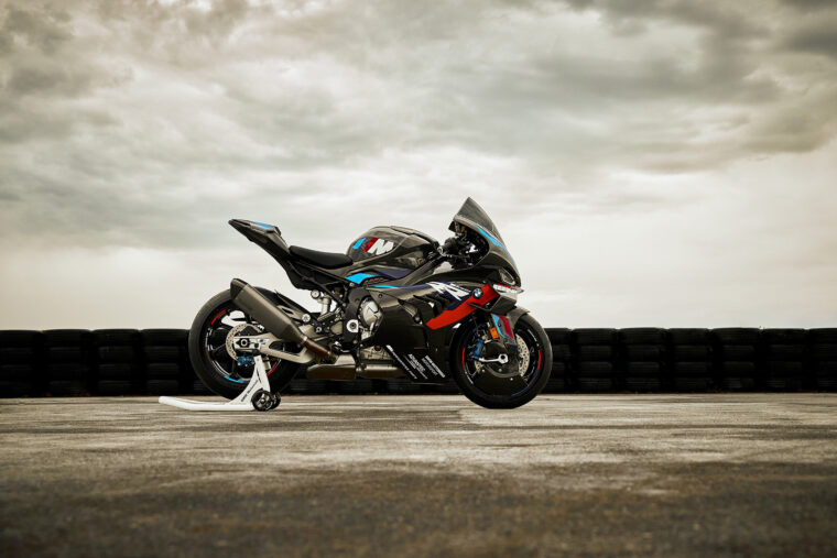 BikeLeaks. ¡Alerones móviles! BMW también quiere aerodinámica activa en sus motos 5 BMW M 1000 RR 2023 27