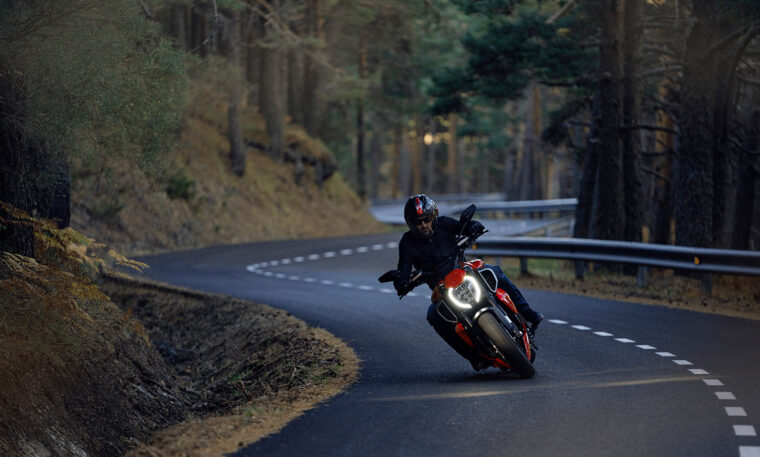 Ducati-Diavel-V4-precio-2023 (100)