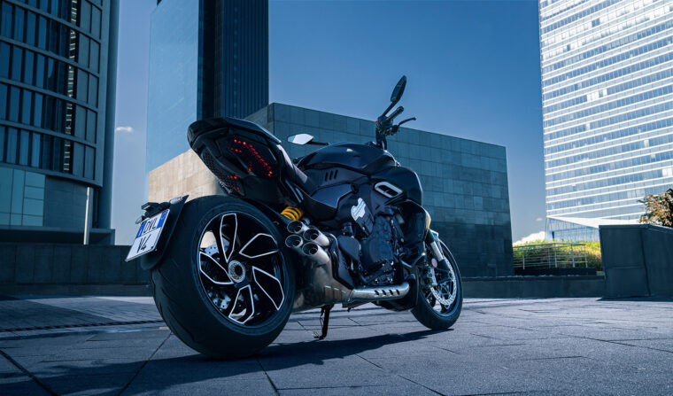 Ducati-Diavel-V4-precio-2023 (86)