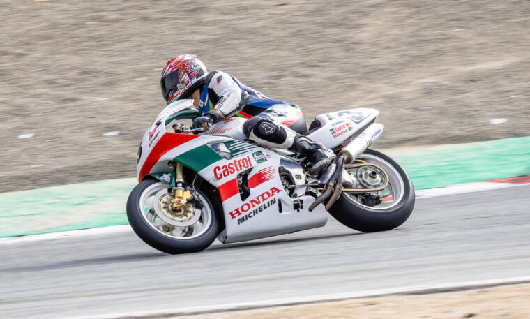 Honda-RVF750-RC45-subasta-2