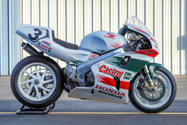 Honda-RVF750-RC45-subasta-4