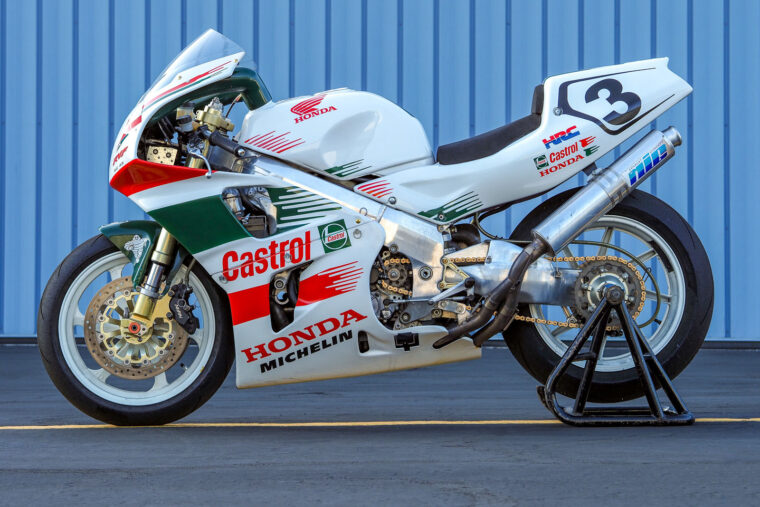 Honda-RVF750-RC45-subasta-5