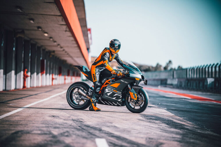 KTM-RC-8C-2023- - 12