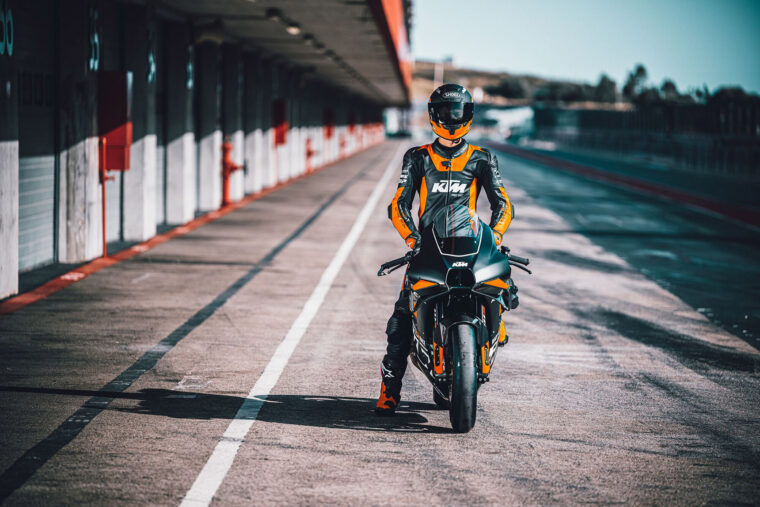 KTM-RC-8C-2023- - 15