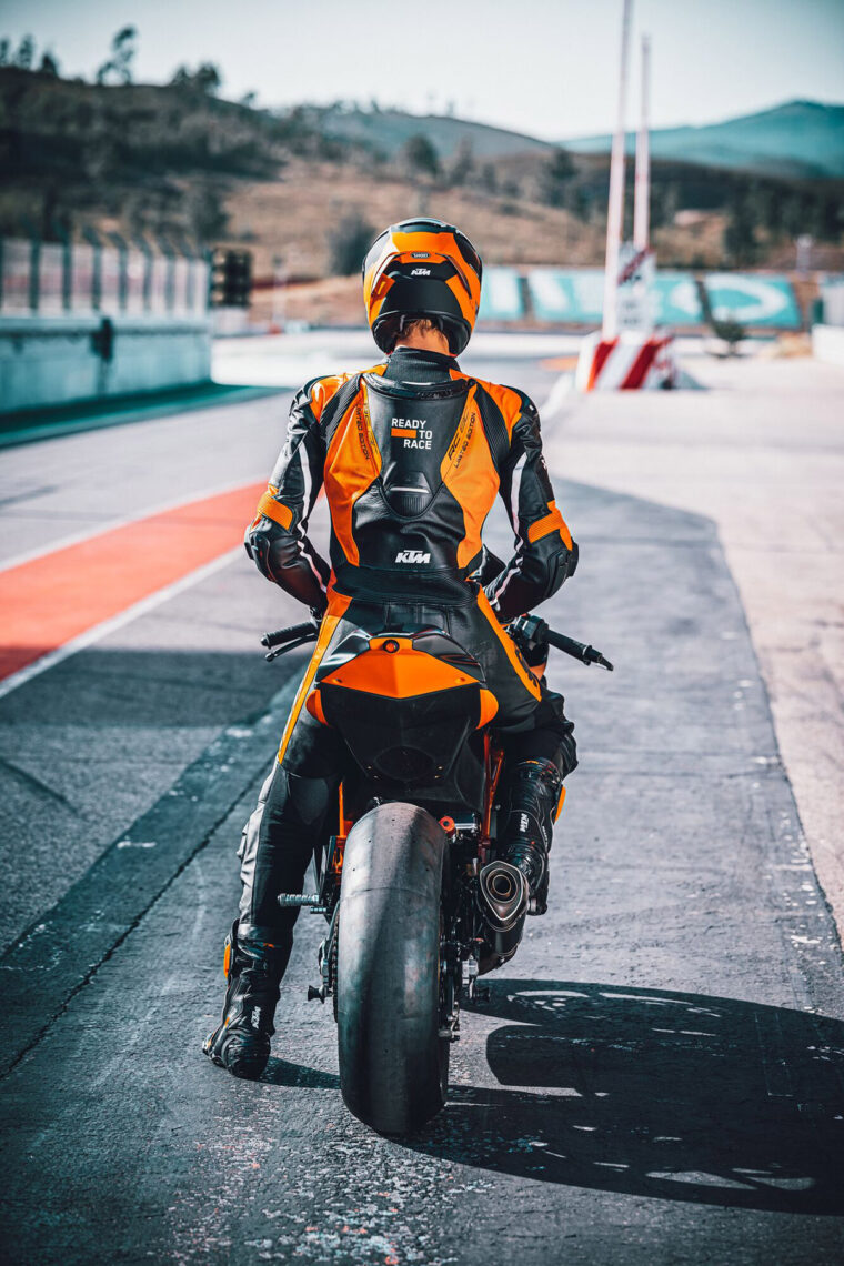 KTM-RC-8C-2023- - 16