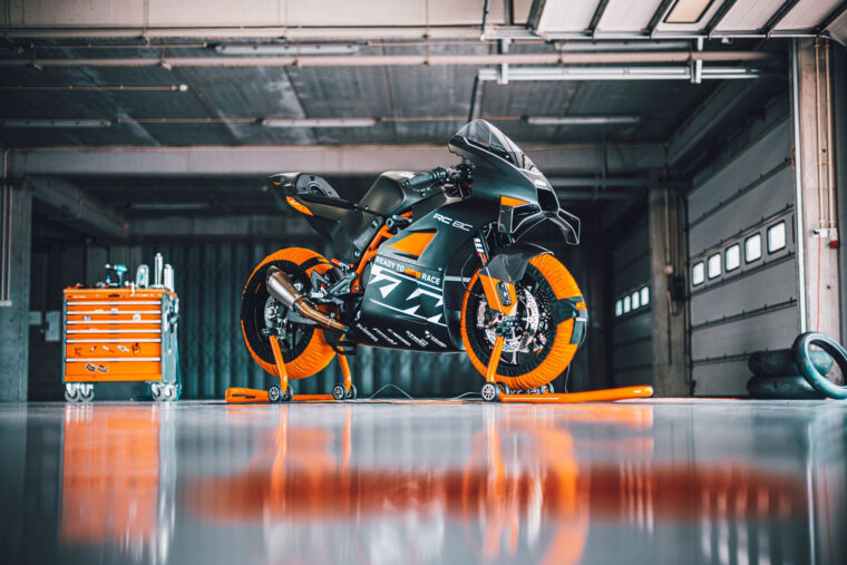 KTM-RC-8C-2023- - 23