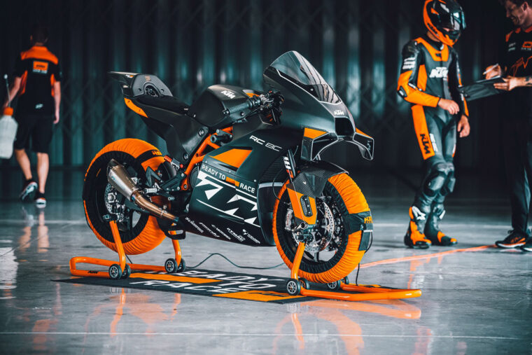 KTM-RC-8C-2023- - 24