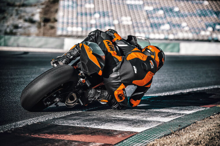KTM-RC-8C-2023- - 28