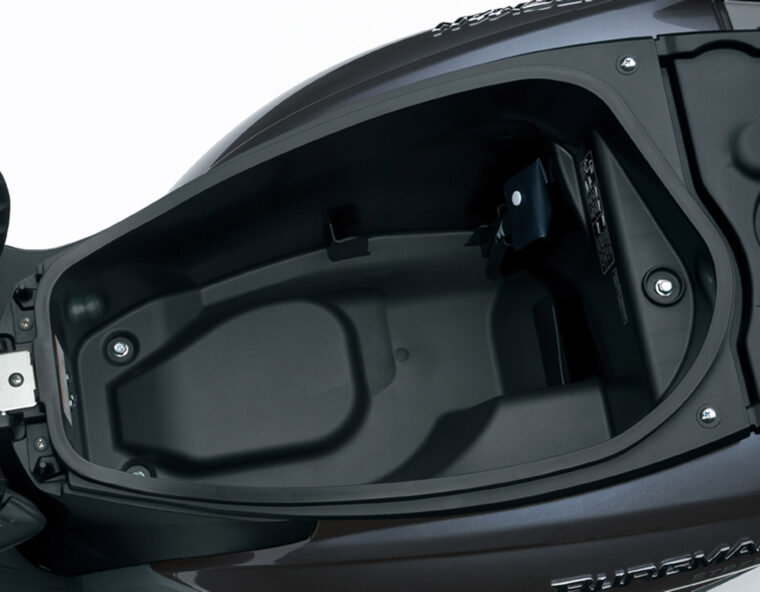 Suzuki-Burgman-125EX-2023- - 32