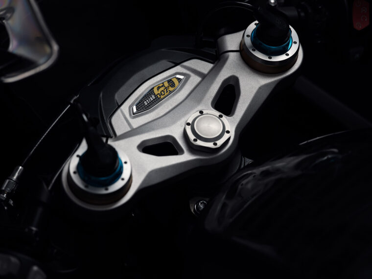 Triumph-Speed-Triple-1200-RR-Bond-Edition-2023- - 7