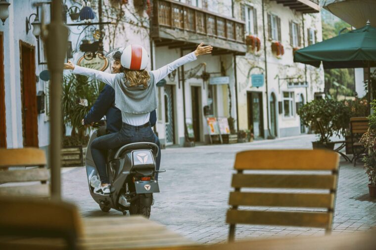 Yadea-C1s-Pro-2023-pasajero