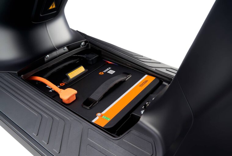 Yadea-C1s-Pro-batería