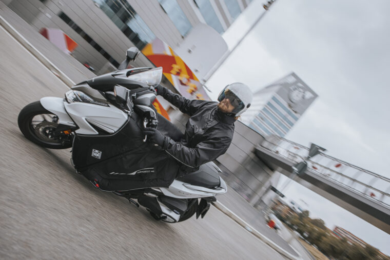 cubrepiernas-tucano-urbano-termoscud (4)