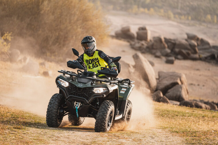 CFMoto-CForce-450-2023-accion - 1