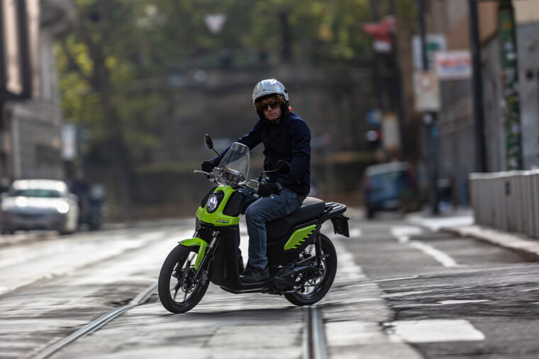 Fantic-Electric-2023-scooter- - 10
