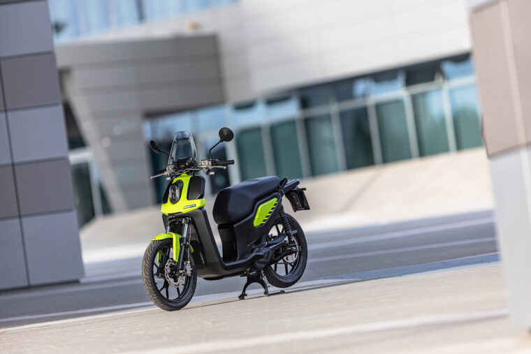 Fantic-Electric-2023-scooter- - 11