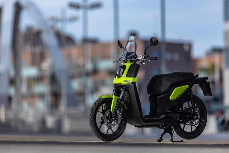 Fantic-Electric-2023-scooter- - 12