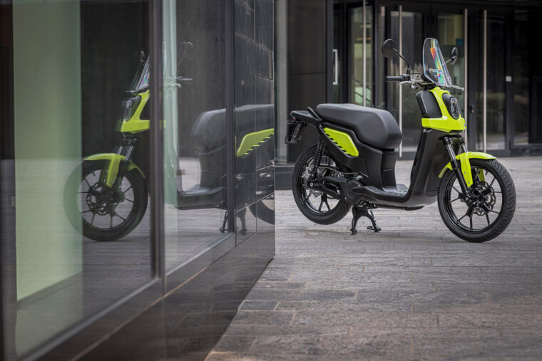 Fantic-Electric-2023-scooter- - 2