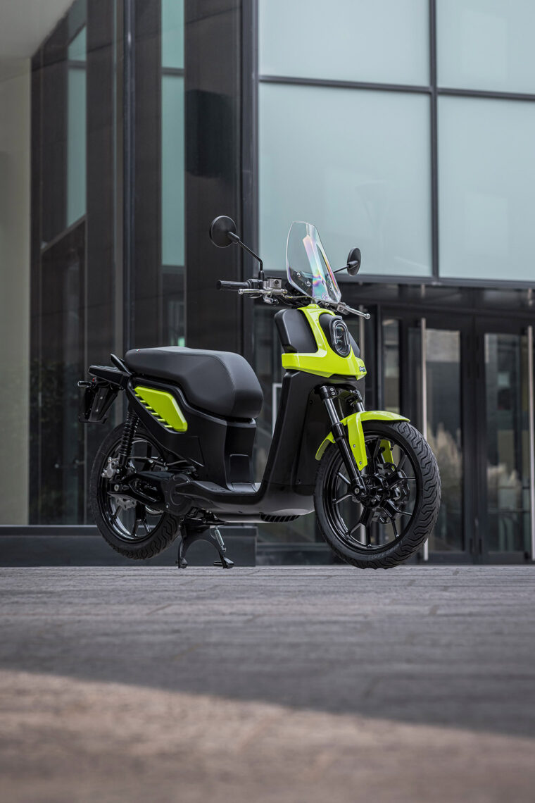 Fantic-Electric-2023-scooter- - 3