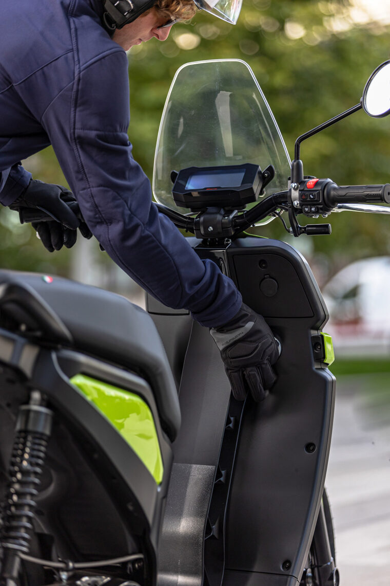 Fantic-Electric-2023-scooter- - 6