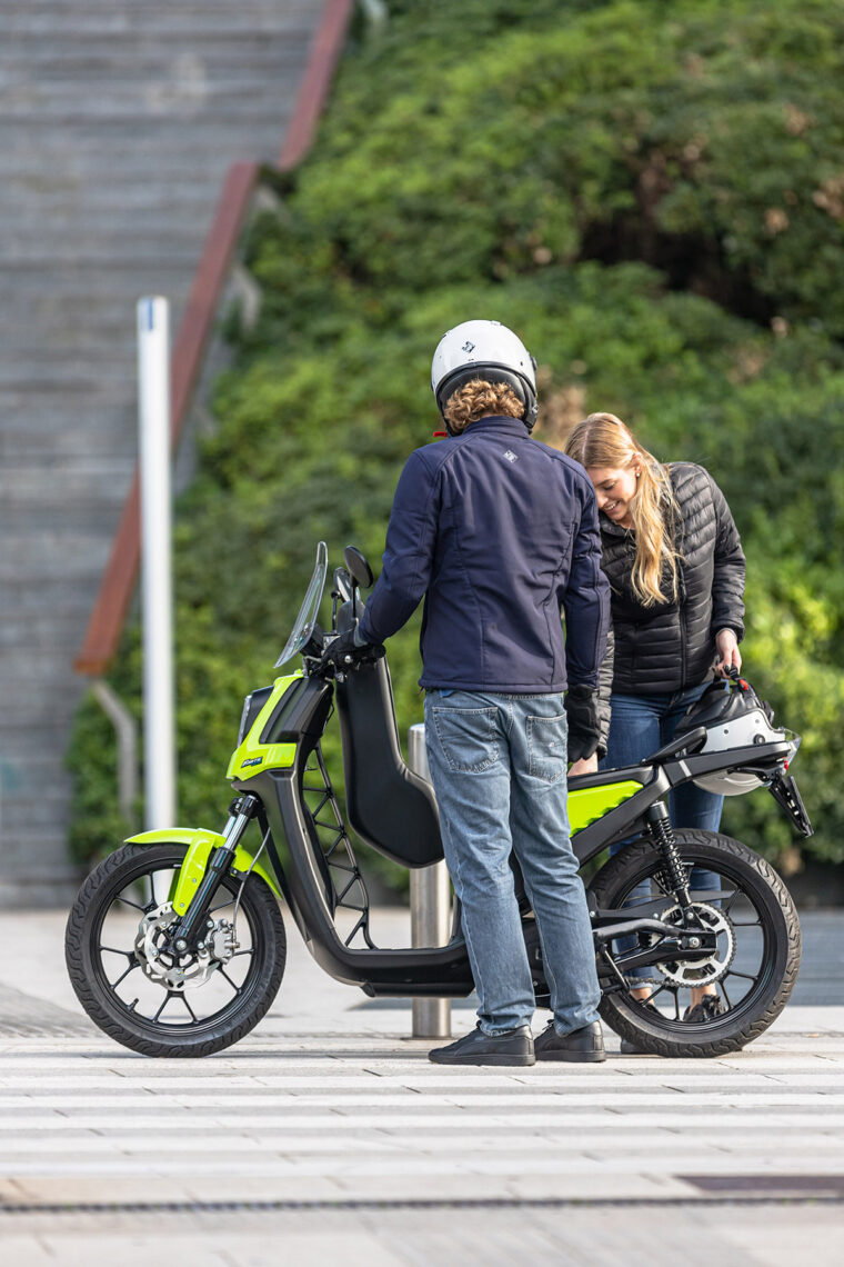 Fantic-Electric-2023-scooter- - 8