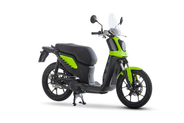 Fantic-Electric-2023-scooter-estudio - 11