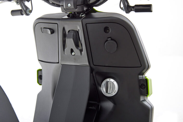 Fantic-Electric-2023-scooter-estudio - 15