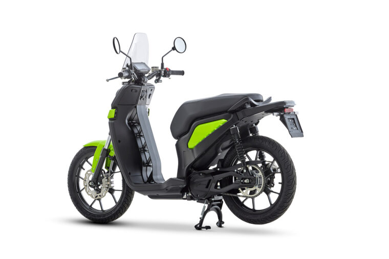 Fantic-Electric-2023-scooter-estudio - 9