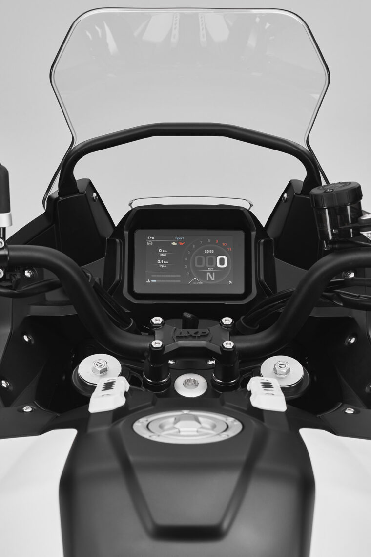 MV-Agusta-Lucky-Explorer-5.5-2023-detalles24