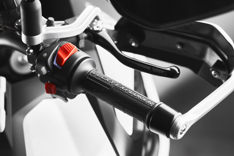 MV-Agusta-Lucky-Explorer-5.5-2023-detalles30