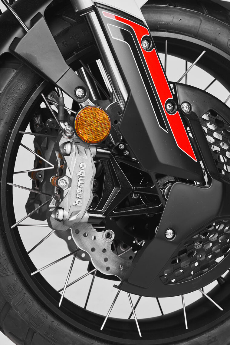 MV-Agusta-Lucky-Explorer-5.5-2023-detalles4
