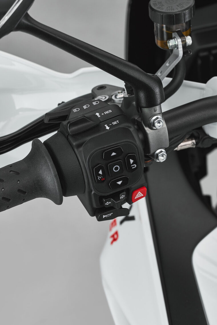 MV-Agusta-Lucky-Explorer-9.5-2023-detalles14