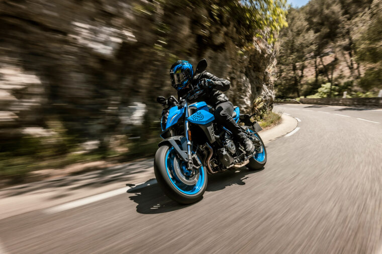 Suzuki-GSX-8S-2023- - 143