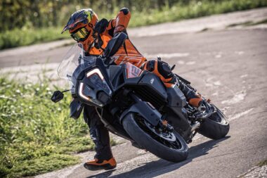 KTM 1290 Super Adventure S 2023 20