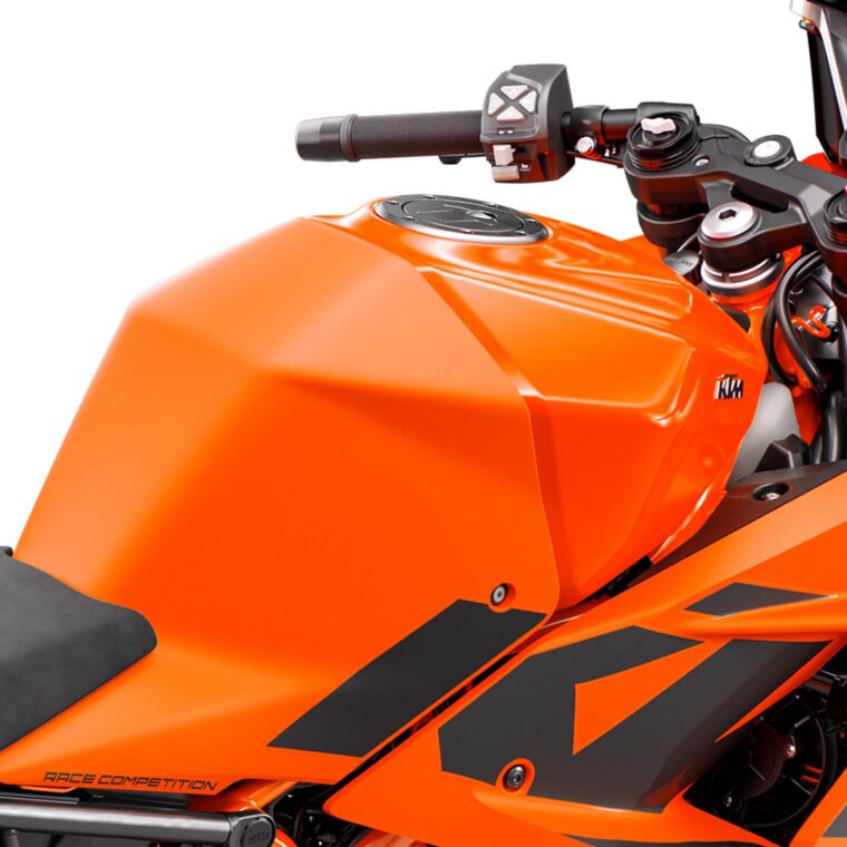 KTM-RC-390-2023- - 11