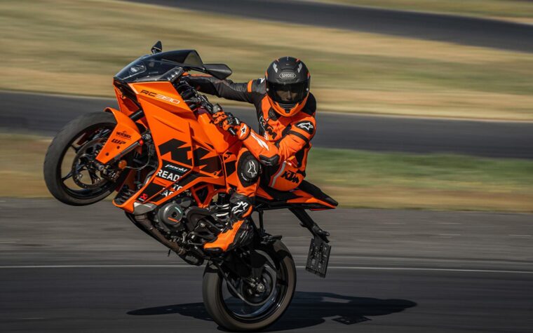 KTM-RC-390-2023- - 19
