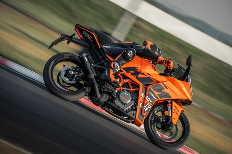 KTM RC 390 2023 2