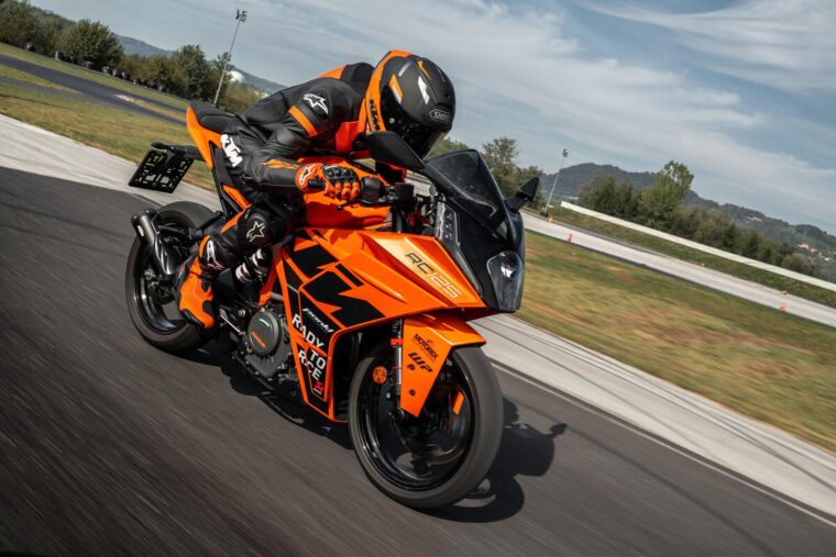 KTM-RC-390-2023- - 6
