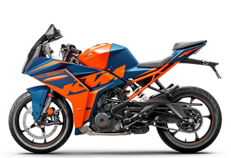 KTM-RC-390-2023- - 8