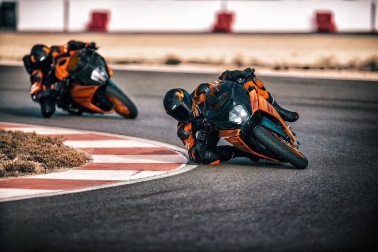 KTM-RC-390-2024-2