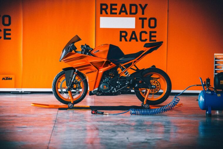 KTM-RC-390-2024-6