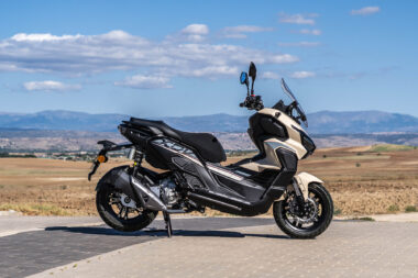 Keeway Vieste 300 XDV 2023 exterior 4