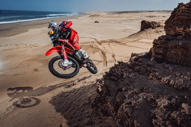 Monster-Energy-Honda-Team-Rally-Dakar-2023 (1)