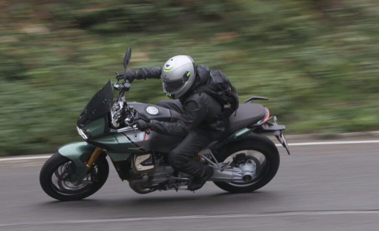 video prueba moto guzzi v100 mandello 1