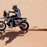 Tercera victoria de Luciano Benavides, Howes recupera el liderato