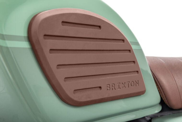 Brixton-Cromwell-1200-rodilleras