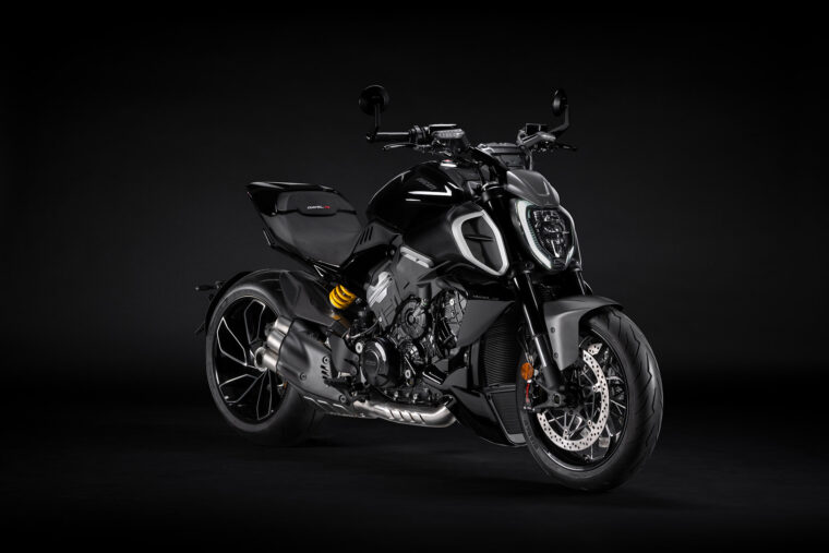 Ducati-Diavel-V4-accesorios-Ducati-Performance - 1