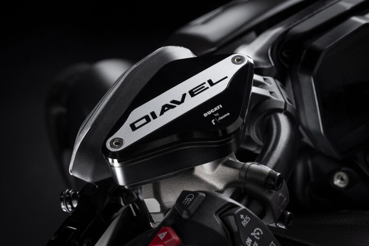 Ducati-Diavel-V4-accesorios-Ducati-Performance - 7